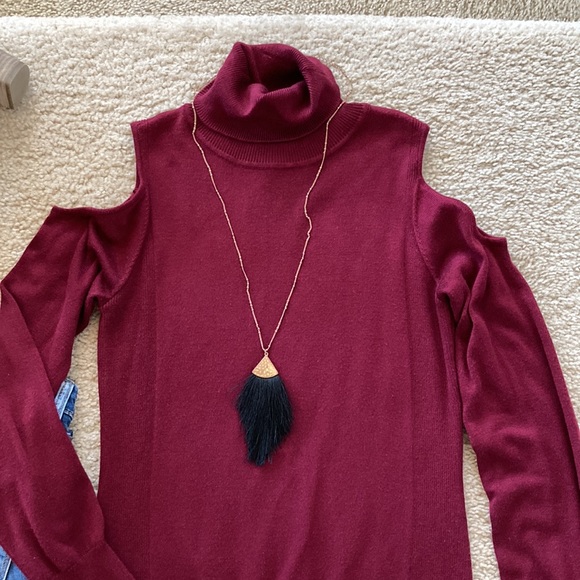 Olive & Oak Nicky Cold Shoulder Turtleneck Sweater - Picture 4 of 7